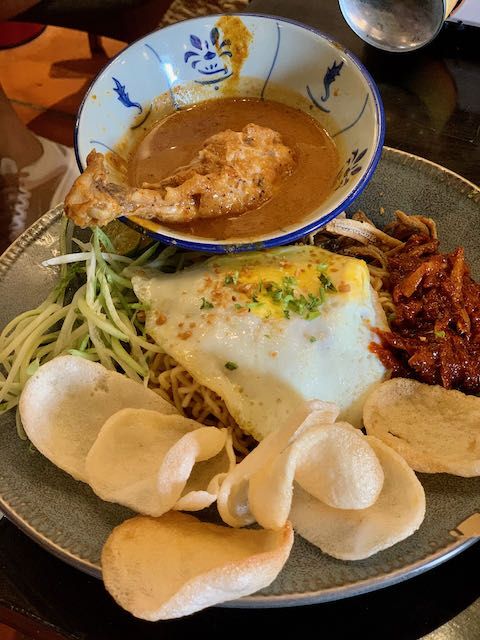 Luckin Kopi - Indo Mee Biasa Pedas with Rendang Chicken